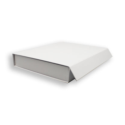 Caixa Premium Cartão 1200g com Iman e Adesivo - Plastificado Mate - Branco