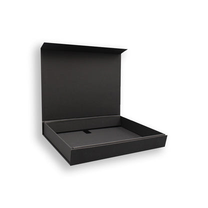 Caixa Premium Cartão 1200g com Iman e Adesivo - Plastificado Mate - Preto