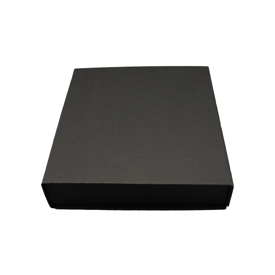 Caixa Premium Cartão 1200g com Iman e Adesivo - Plastificado Mate - Preto