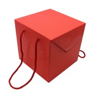 Caixa Cubo com cordao com padrao natalício em verniz - Pack 15 und